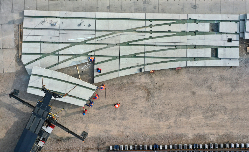 CONTRACK na placu Zawiszy w Warszawie