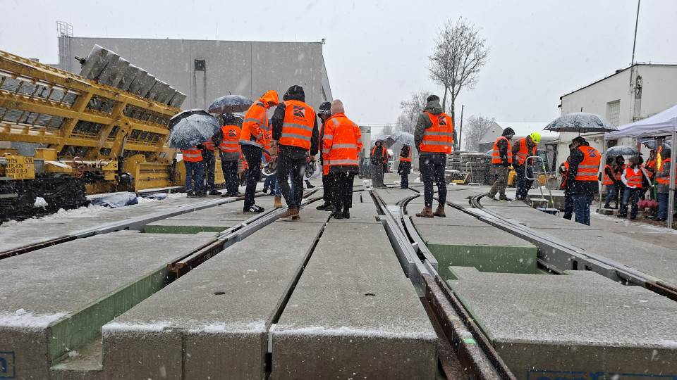 Prefabricated turnout slabs for the UJ junction are ready